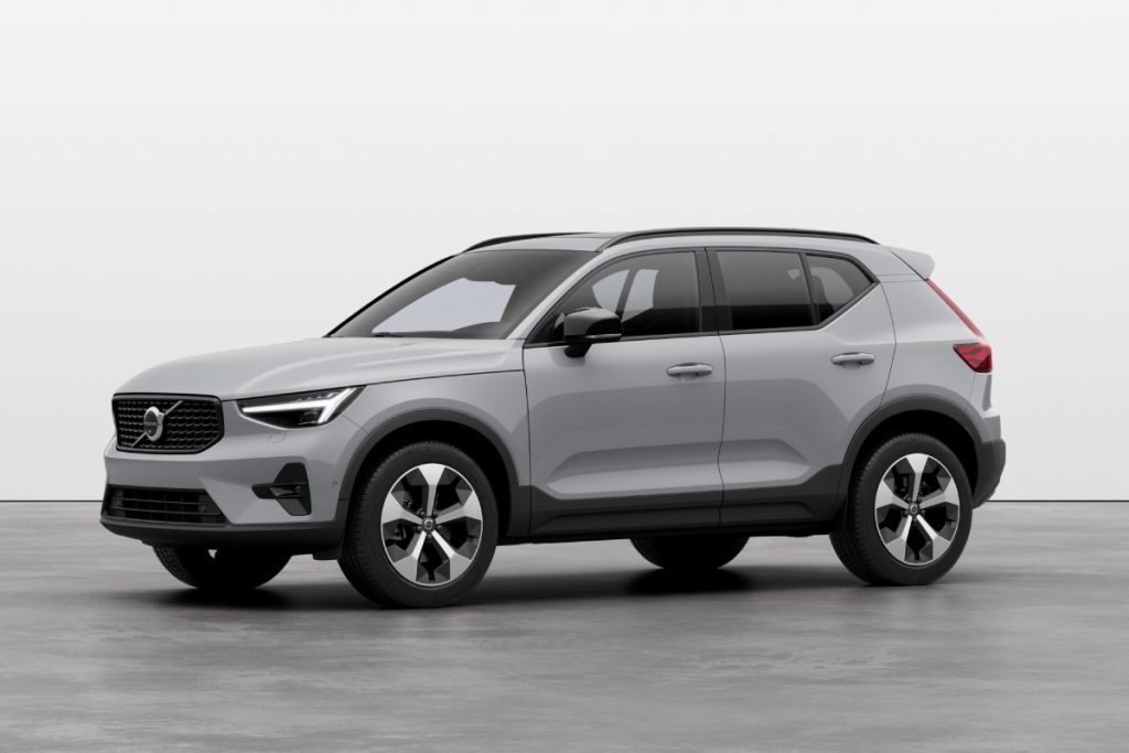 ボルボ XC40 アルティメット B4 AWD ダークエディション 画像5