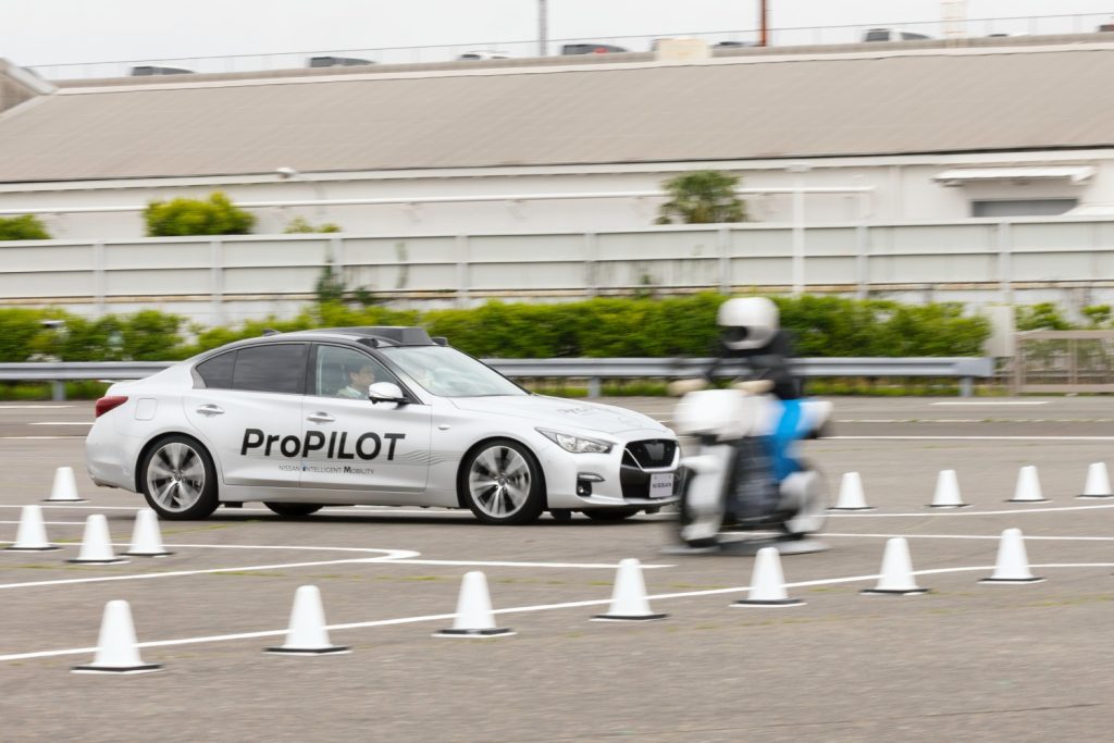 日産 交差点事故を回避する技術を公開 画像2