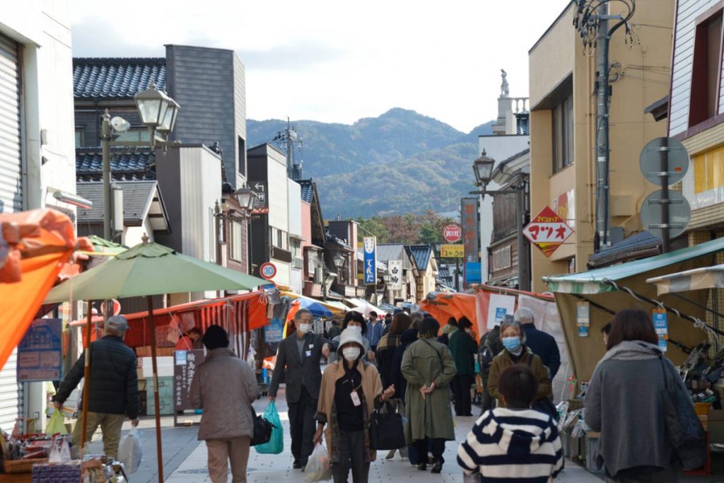 ぶらぶら楽しむ輪島朝市