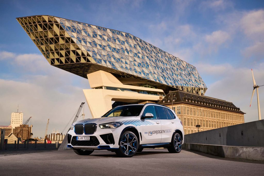 燃料電池実験車両「BMW iX5 ハイドロジェン」 画像1