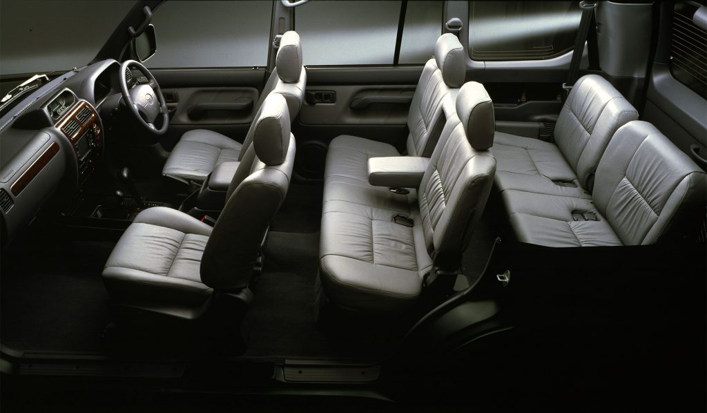 1996年式 ランドクルーザープラド 90系 8人乗り仕様車 内装イメージ
