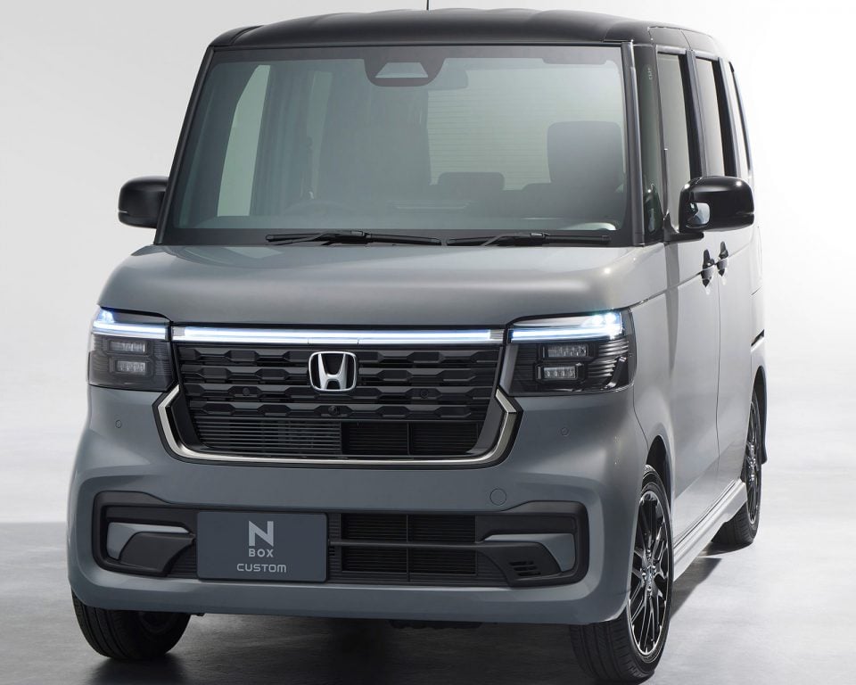 新型(3代目)N-BOXカスタム