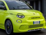 アバルト初のEV「500e」日本上陸！新エンブレムにも注目の中核モデル