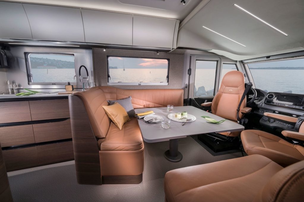 横浜キャンピングカーショー2023 画像3