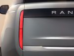 レンジローバーに初のEVモデルが登場へ！ティーザーを公開【動画あり】