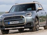 新型「MINI カントリーマン」にパワフルな2つの電気自動車が誕生！