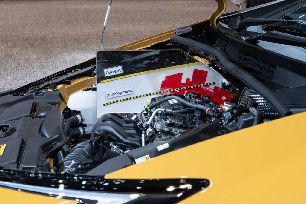 開発中の1.5L直列4気筒エンジンを搭載した試作車