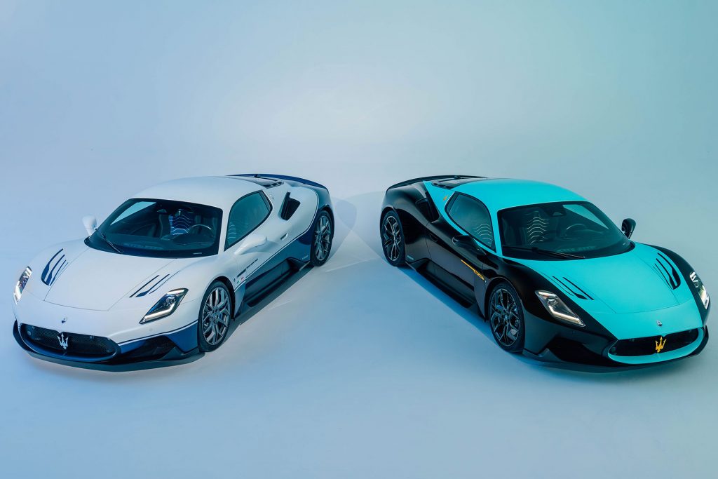 (写真左から)マセラティ MC20 イコーナ、MC20 レッジェンダ 画像1
