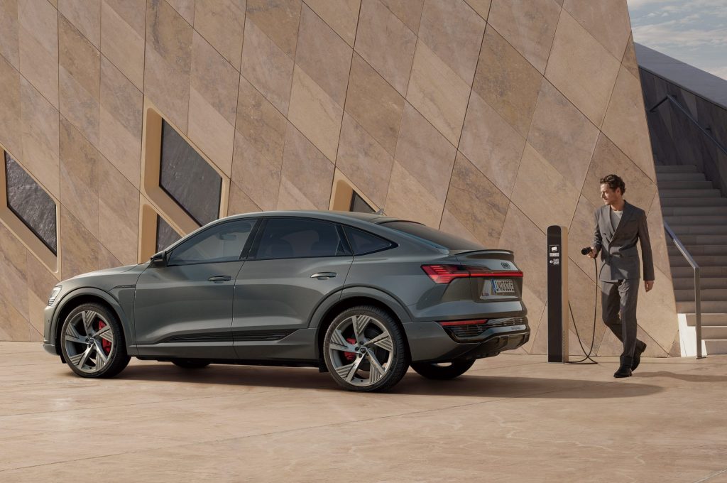 「Audi Q8 e-tron edition S line」「Audi Q8 Sportback e-tron edition S line」発売2