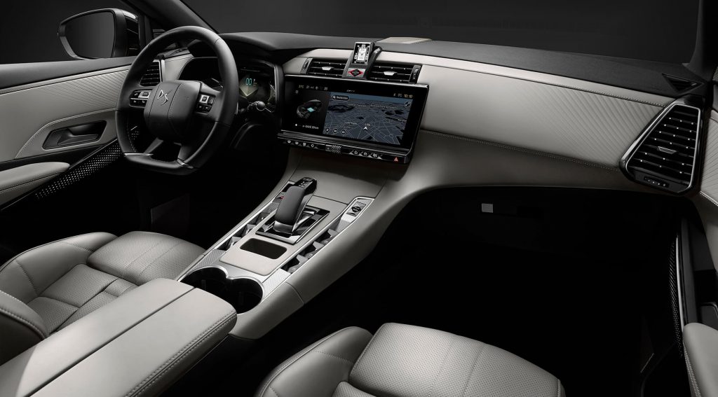 DS7 オペラ E-テンス 4x4 パールグレーエディション 画像2