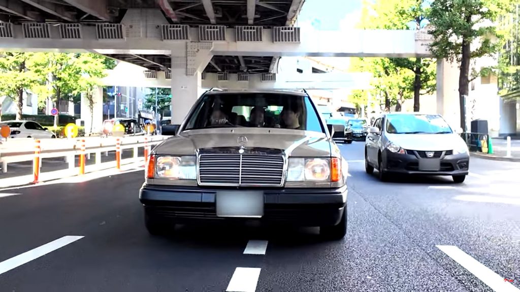 撮影チームを連れてドライブ!