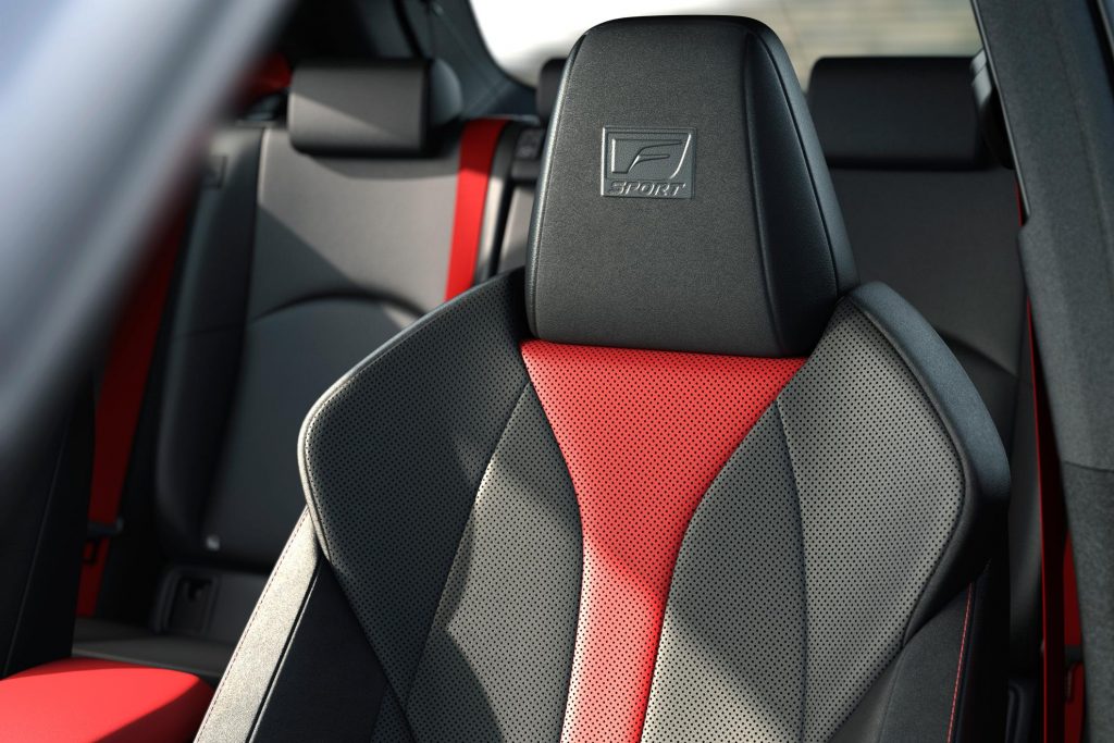 UX300h 特別仕様車“F SPORT Emotional Explorer” 画像4