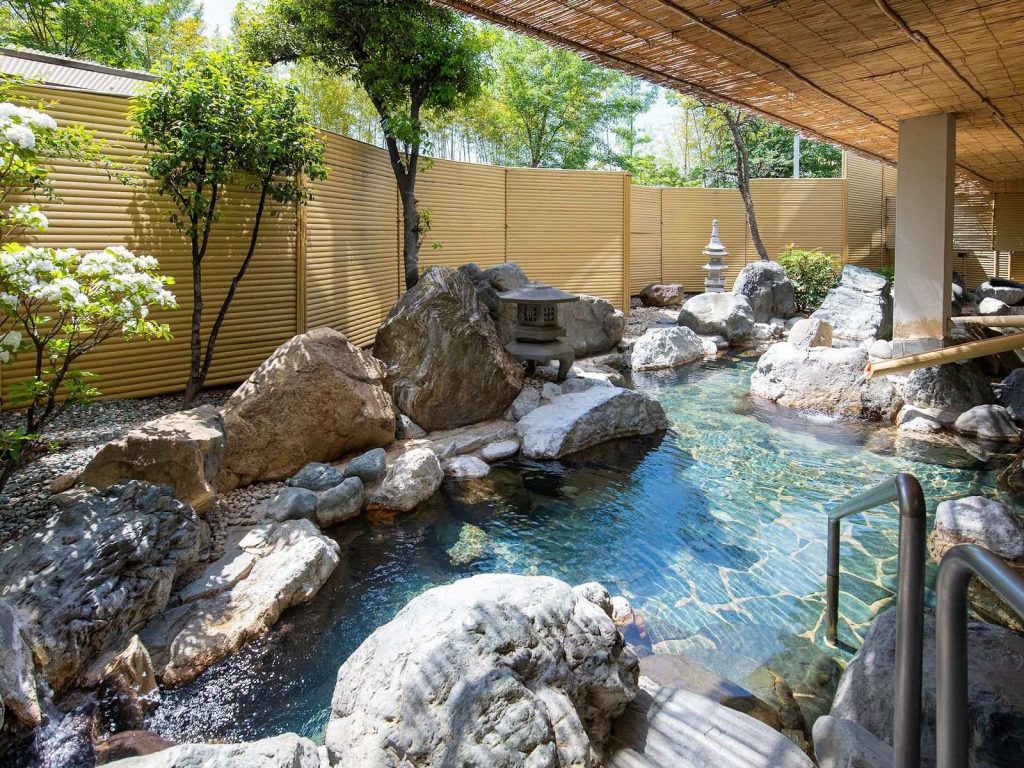 岩大露天風呂 六花仙