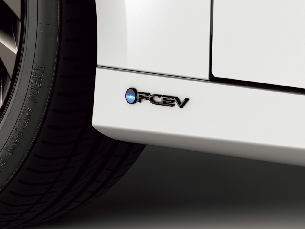 水素で走る燃料電池自動車(FCEV)
