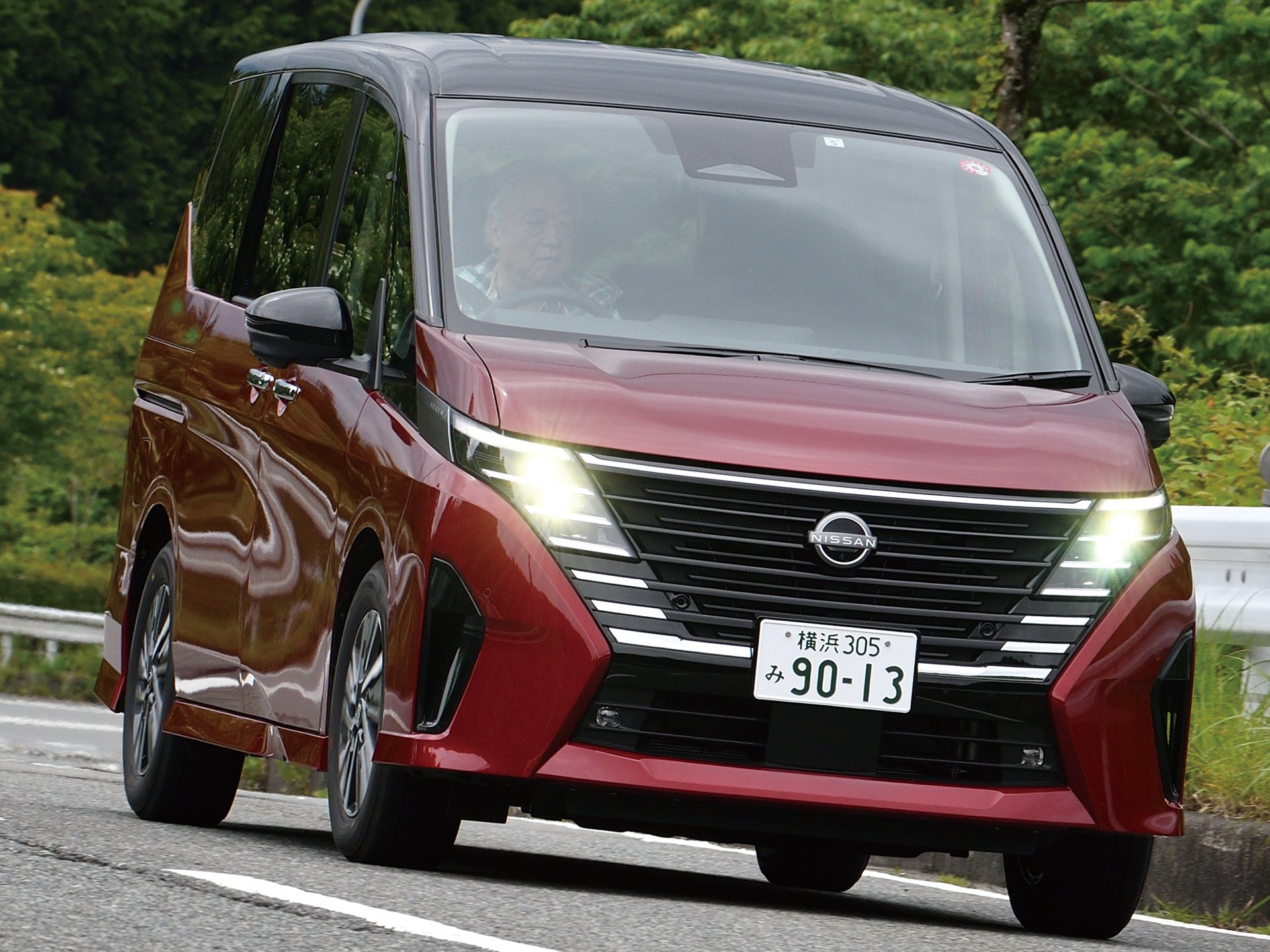 日産 セレナ ハイウェイスター Ｓ－ハイブリッド エアロモード ☆禁煙☆純正ナビ（ＭＣ３２１Ｄ－Ｗ）☆フルセグＴＶ☆フリップダウンモニター☆両側パワースライドドア☆クルコン☆アイドリングストップ☆Ｂｌｕｅｔｏｏｔｈ☆ＤＶＤ☆前後ドラレコ☆スマートキー２個  ...