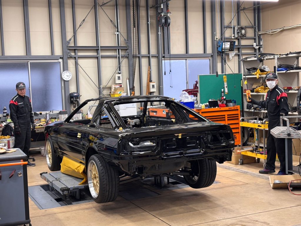 作業中の70スープラ１
