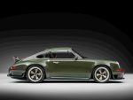 964型「ポルシェ 911」レストアの匠、シンガーの車両が薬師寺に降臨！