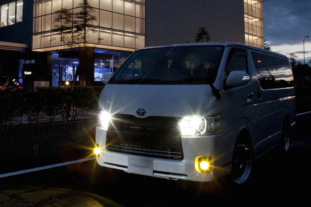 ヴァレンティ 200系ハイエース専用ハイビームLEDバルブ 画像1