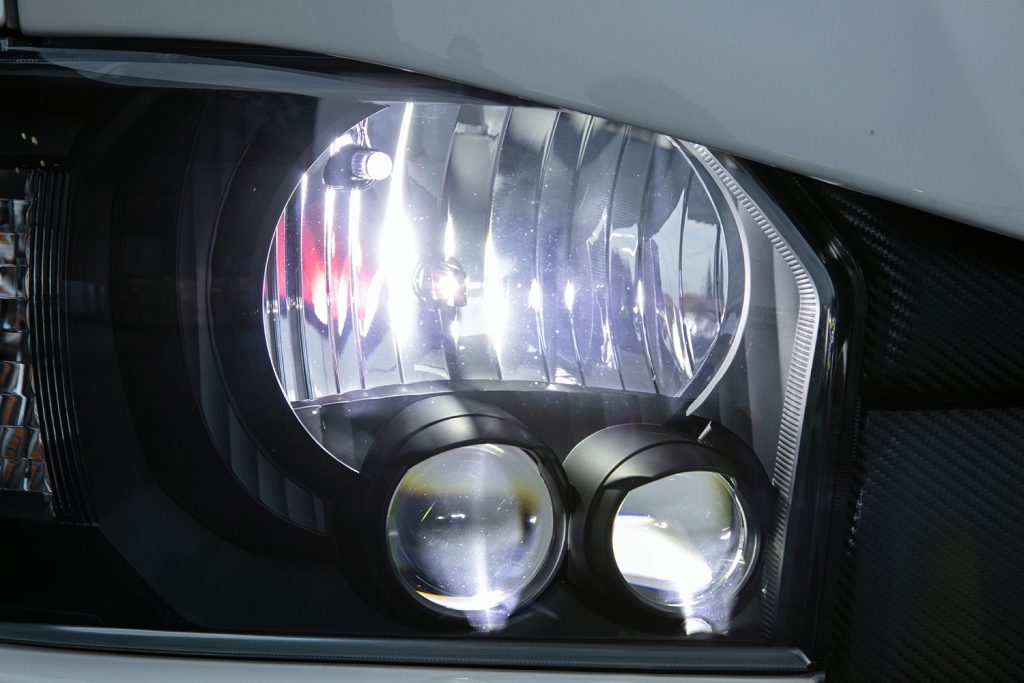ヴァレンティ 200系ハイエース専用ハイビームLEDバルブ 画像2