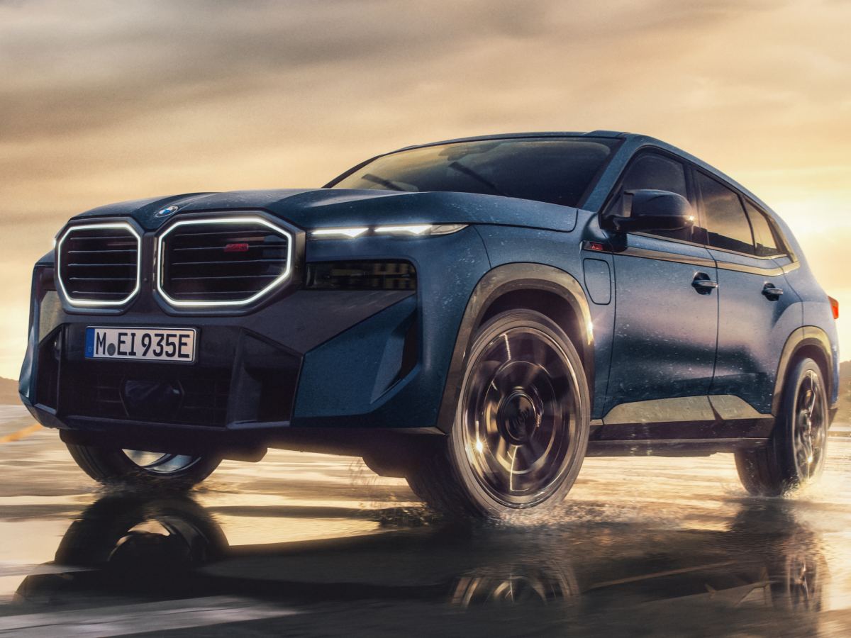 BMW「XM」に新たな表情。フローズンペイントで仕上げた限定モデル登場