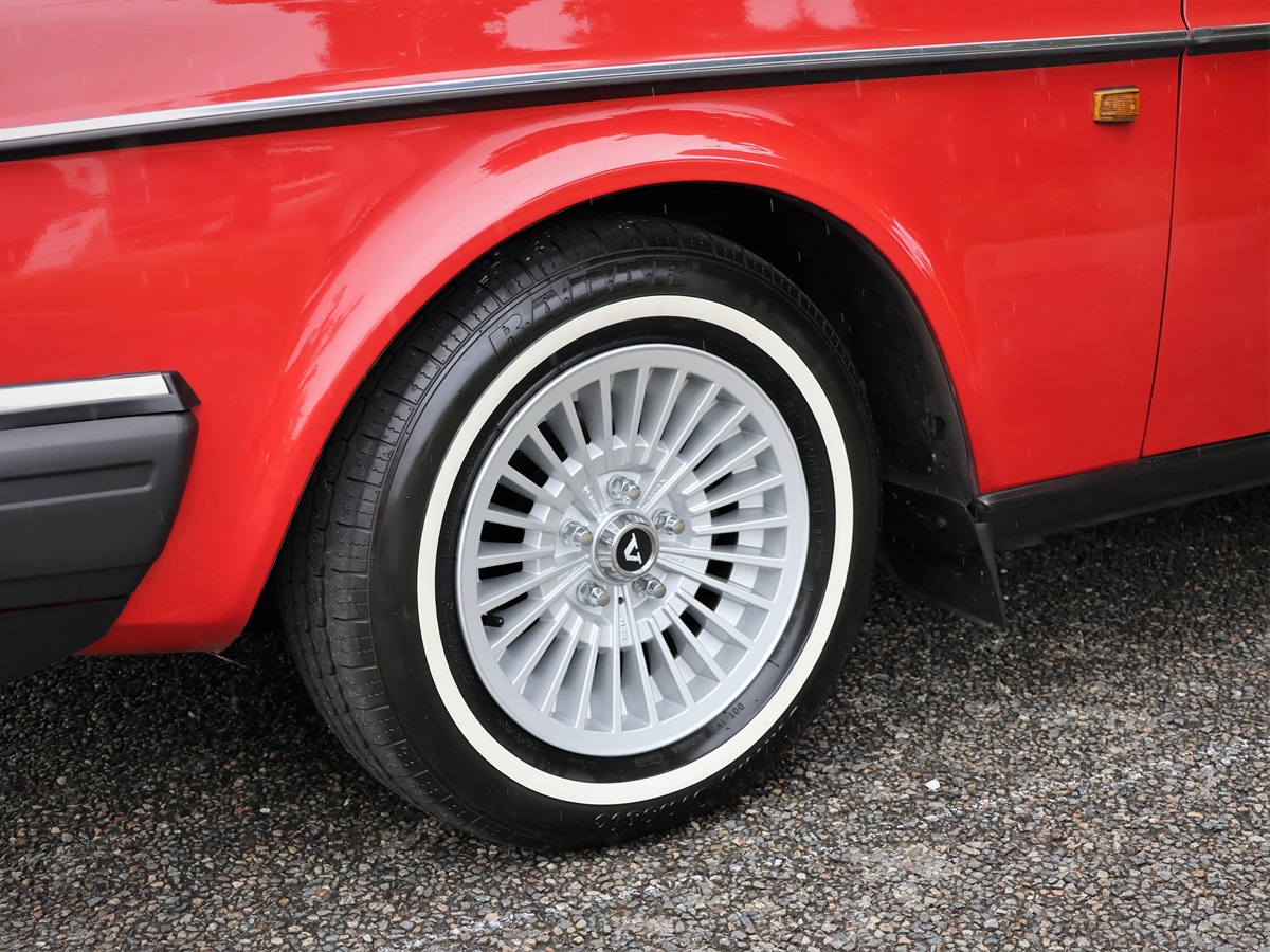 GFGS ボルボ 240 画像７