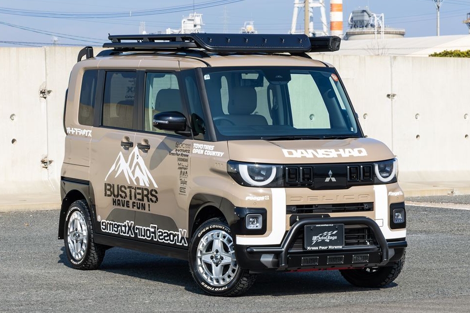 デリカミニ装着例(オートフラッグス)