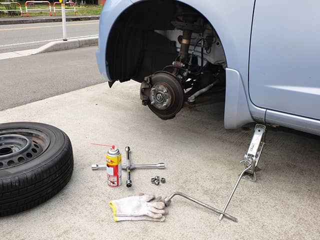 タイヤ交換を自分で 所要時間60分 失敗を防ぐ方法と必要道具 車検や修理の情報満載グーネットピット