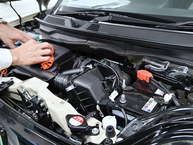 エンジンルームの洗浄方法は 頻度や注意点についても解説 車検や修理の情報満載グーネットピット