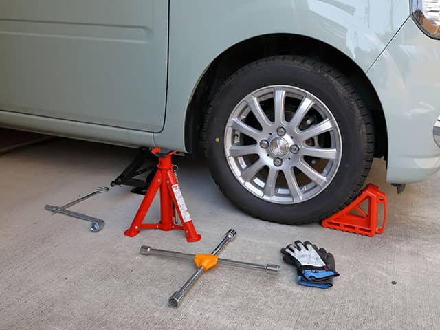 タイヤ交換にあると便利な工具8つ 車の備え付けセットでも間に合う 車検や修理の情報満載グーネットピット