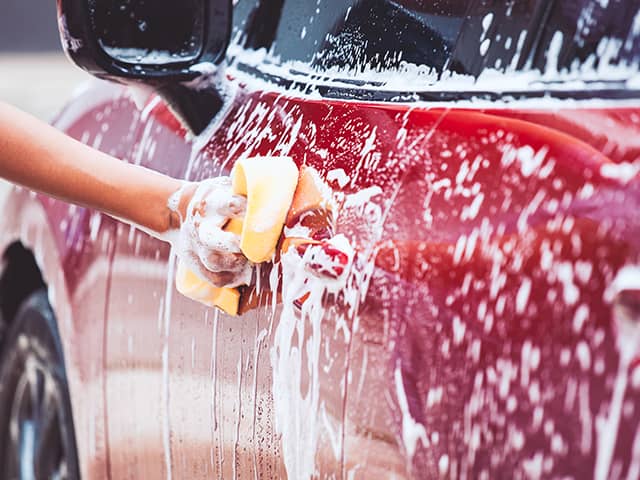 コーティング車を傷めず汚れを落す洗車方法