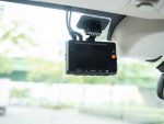 ドライブレコーダーの取り付けは自分でできる？取り付け手順や各業者の工賃・費用を解説