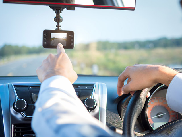 ドライブレコーダーは熱に弱い？熱対策の方法や故障原因を解説