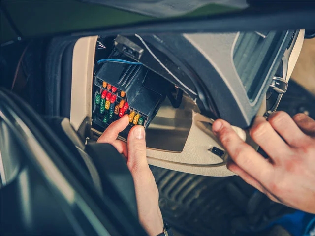 ドライブレコーダーを常時電源で設置して駐車監視機能を利用する